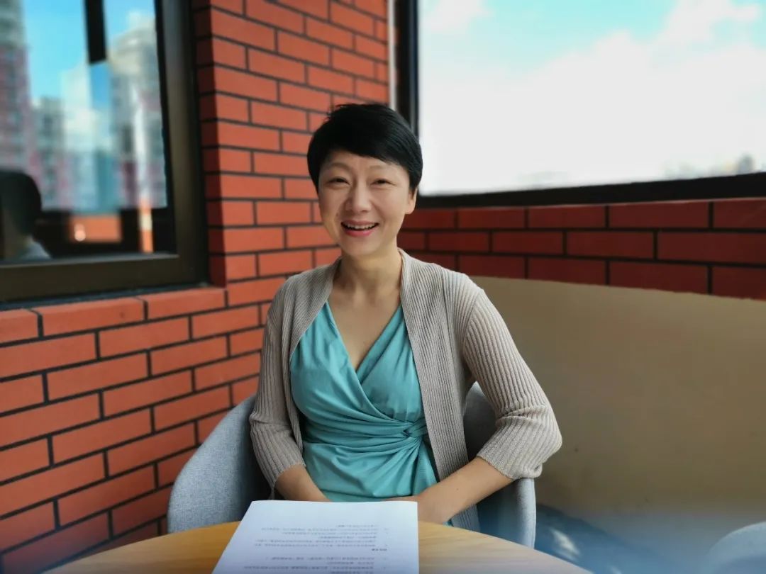 张小燕2.jpg 张小燕2.jpg