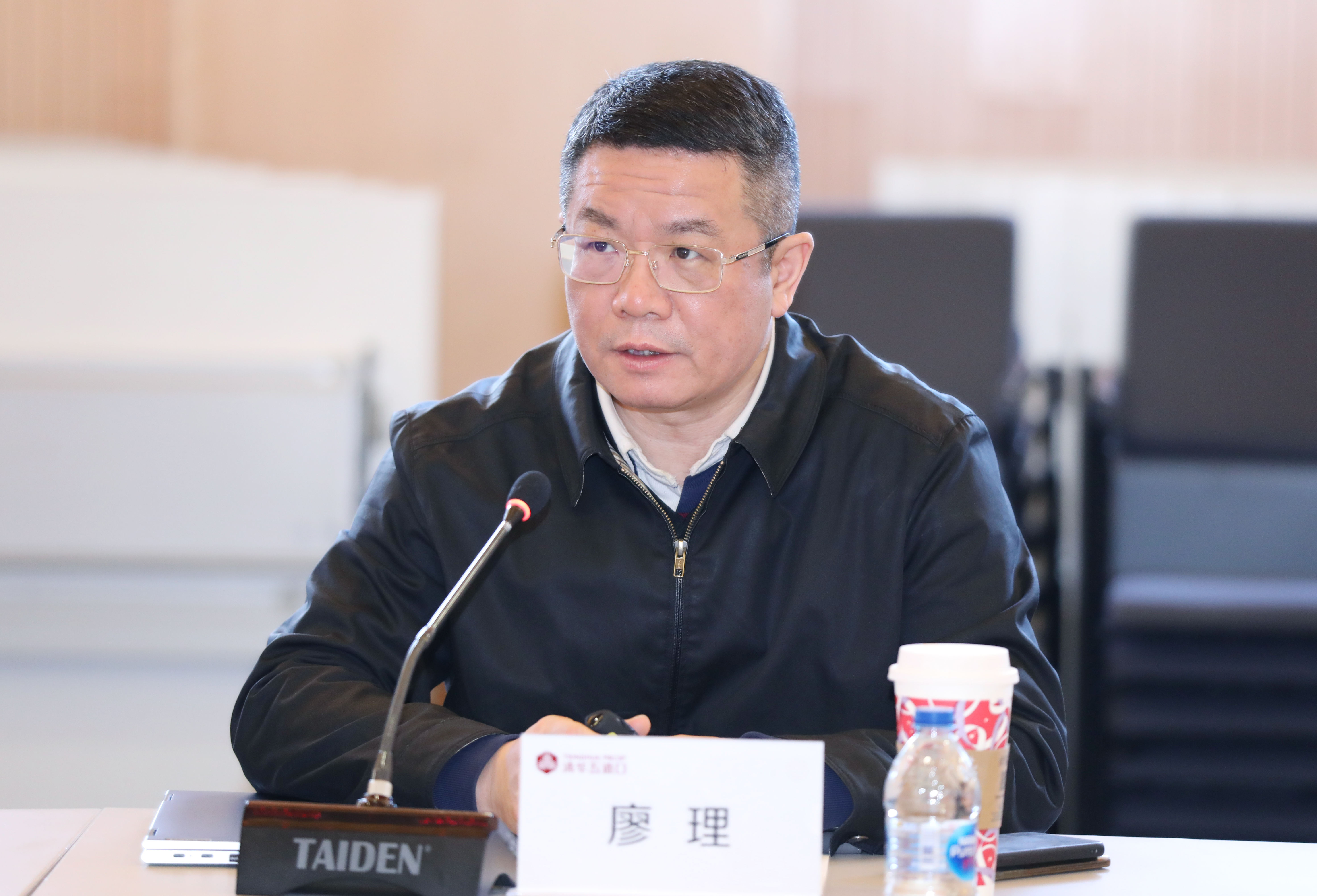 p站视频
常务副院长廖理讲话.JPG p站视频
常务副院长廖理讲话.JPG